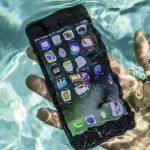 ¿Tu iPhone 8 se ha mojado y no carga? Te damos la solución