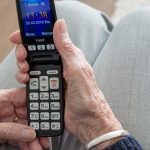 ¿Cuál es el mejor teléfono móvil para personas mayores en 2020? teléfono móvil para personas mayores 2019