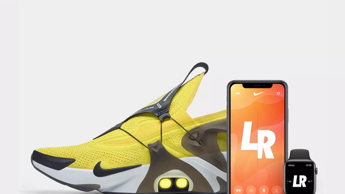 Nike lanza al mercado de las zapatillas las, Adatp Huaraches, auto ajustables por comando de voz con Siri.