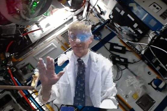 holograma de médicos en la estación espacial