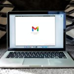 ¿Cómo puedo agregar un enlace de llamada en un correo?